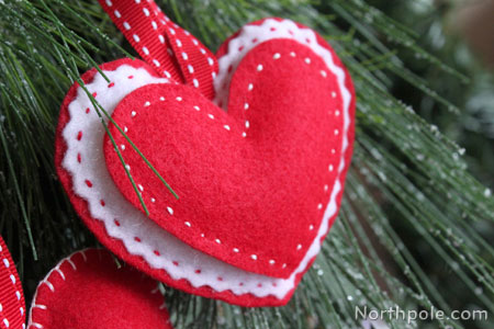Felt Holiday Hearts